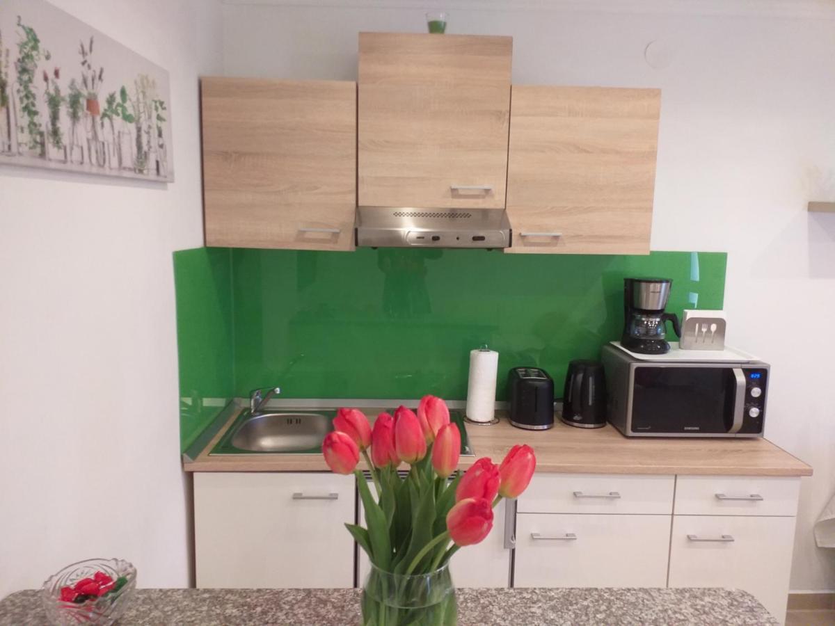 White Stone Apartman Hajdúszoboszló Buitenkant foto